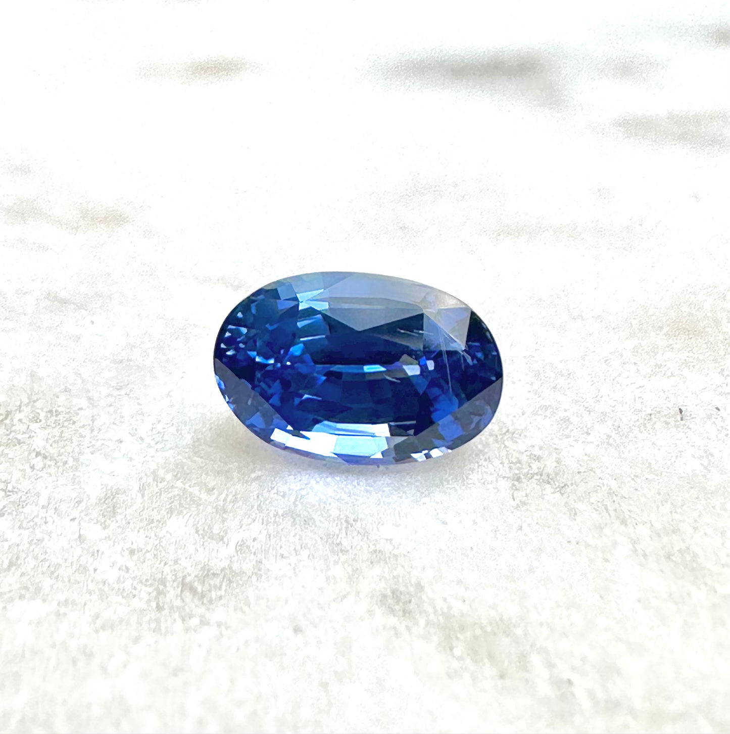 Ceylon Royal Blue Sapphire - 1.55 Crt | Oval Cut | Heated