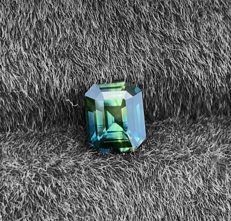 Australian Teal Sapphire - 1.56 Crt - Emerald Cut - Unheated