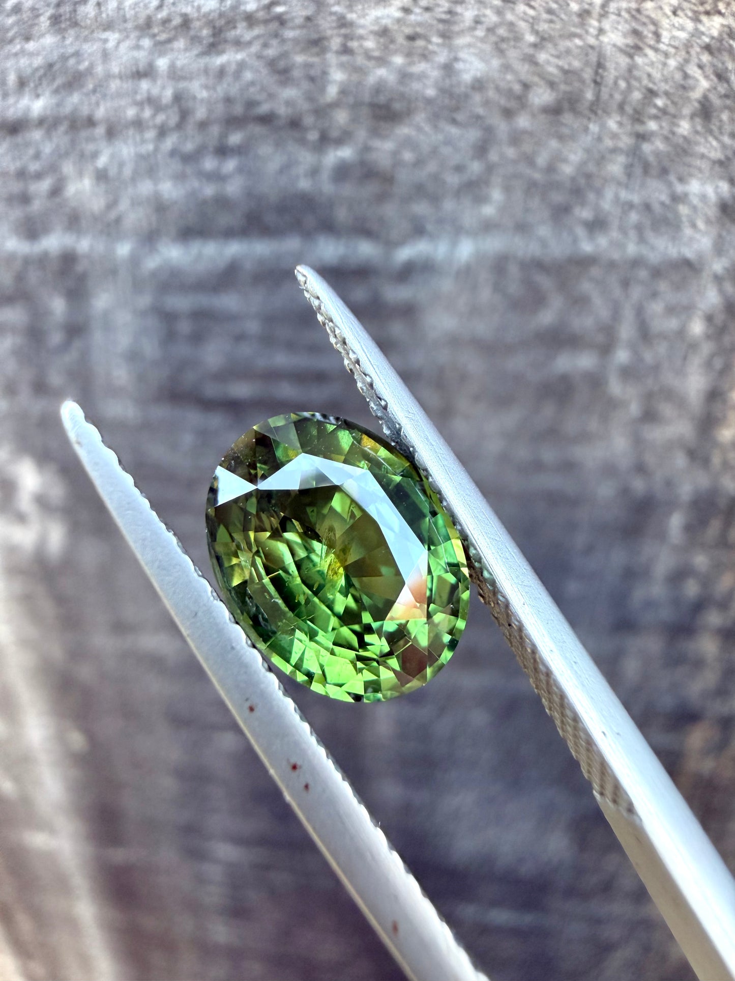Australian Green Sapphire - 3.14 carat - Oval - Unheated