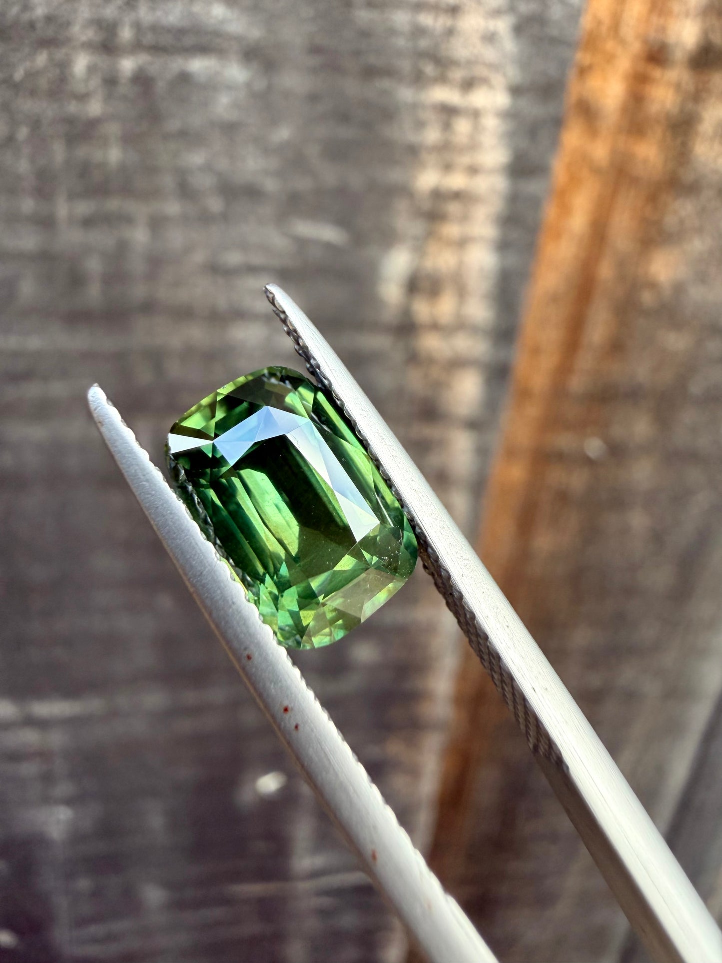 Australian Green Sapphire - 3.55 Crt - Elongated Cushion Cut - Unheated