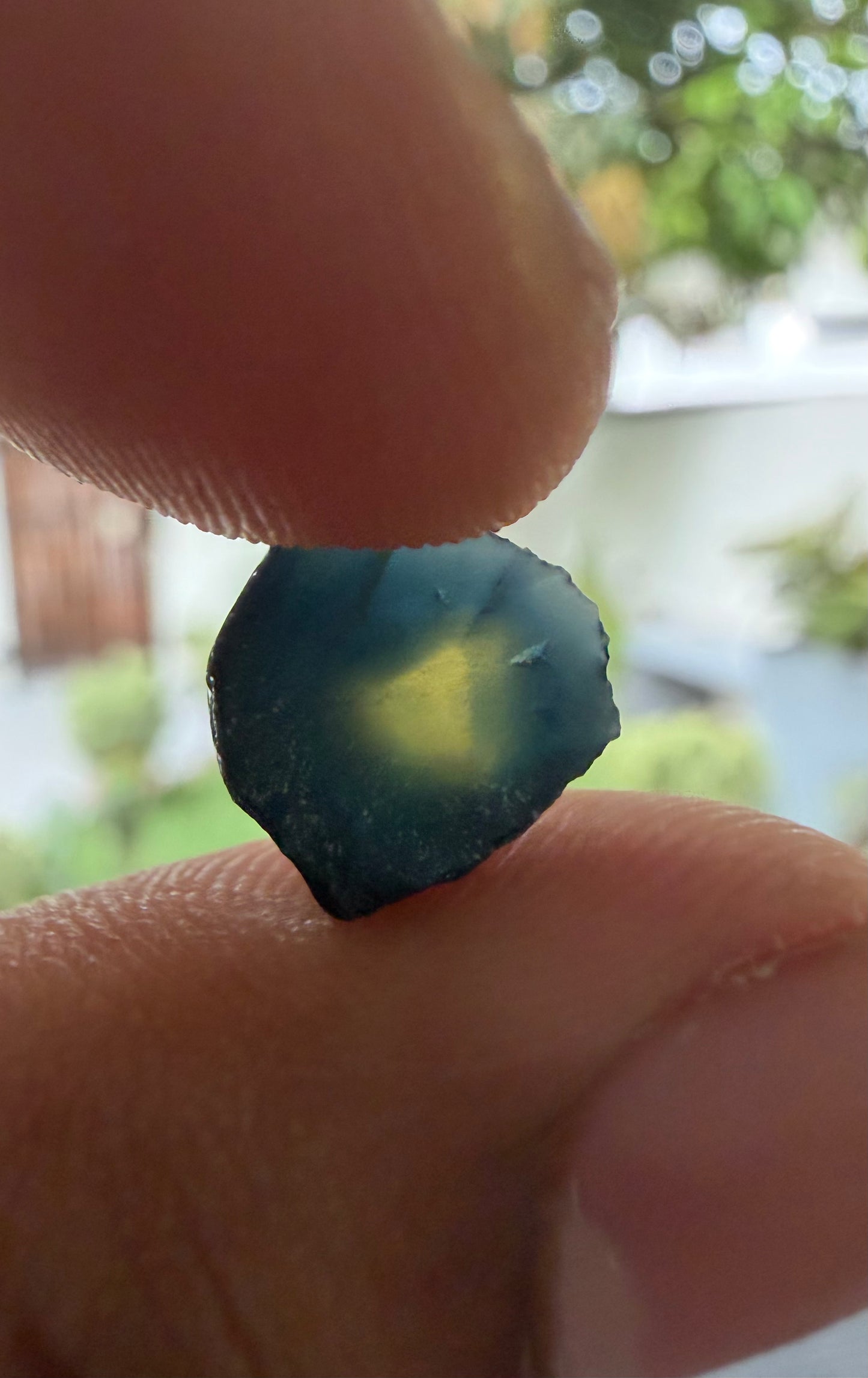 Natural Australian Parti (Pharoah's eye) Sapphire - 2.04 carat - Unheated - Round Brilliant Cut