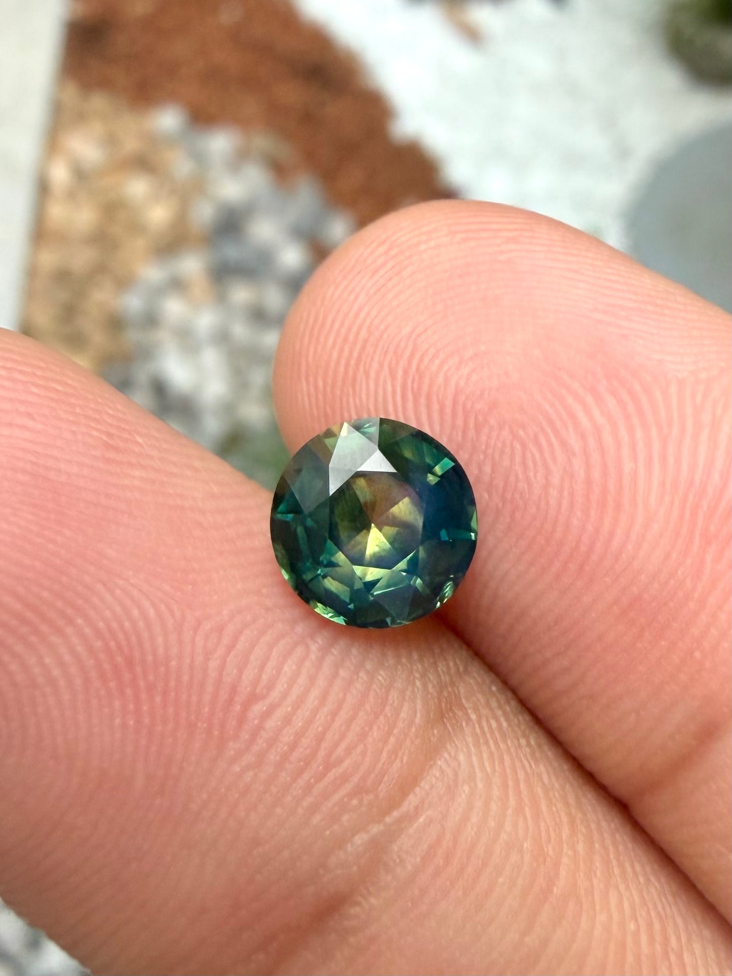 Natural Australian Parti (Pharoah's eye) Sapphire - 2.04 carat - Unheated - Round Brilliant Cut